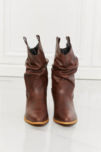 Load image into Gallery viewer, MMShoes Better in Texas Scrunch Cowboy Boots in Brown
